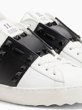 Valentino Garavani Rockstud Untitled Sneakers in Calfskin Leather Size 8